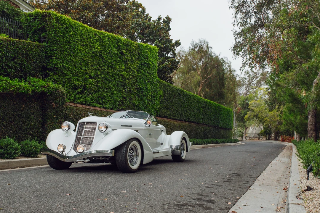 Auburn Speedster - Image 5 of 31