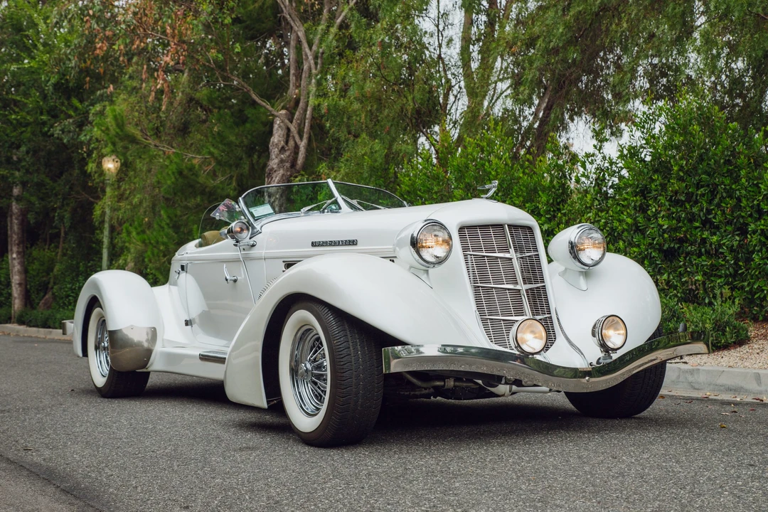 Auburn Speedster - Image 2 of 31