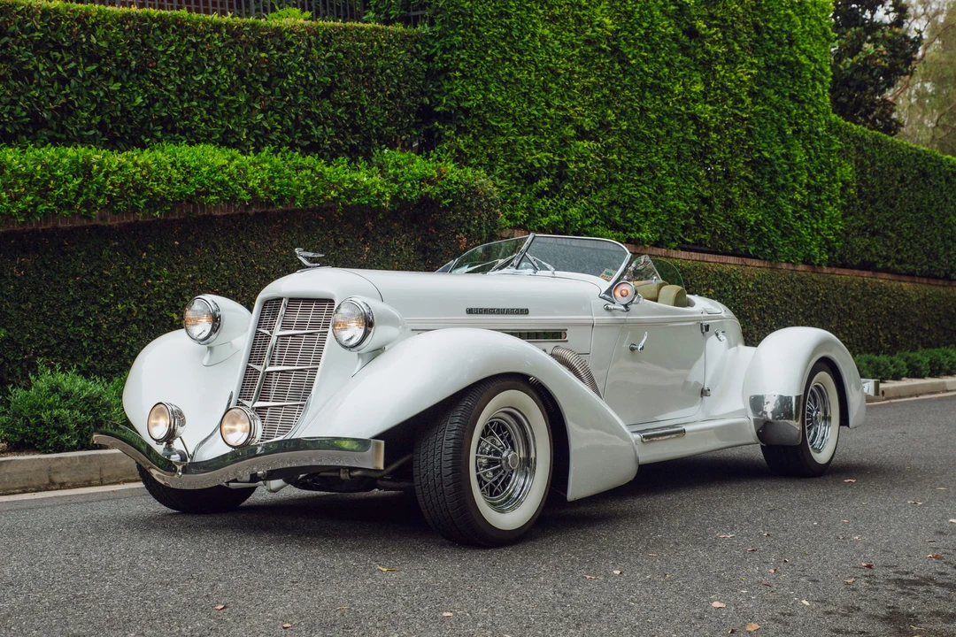Auburn Speedster - Image 4 of 31