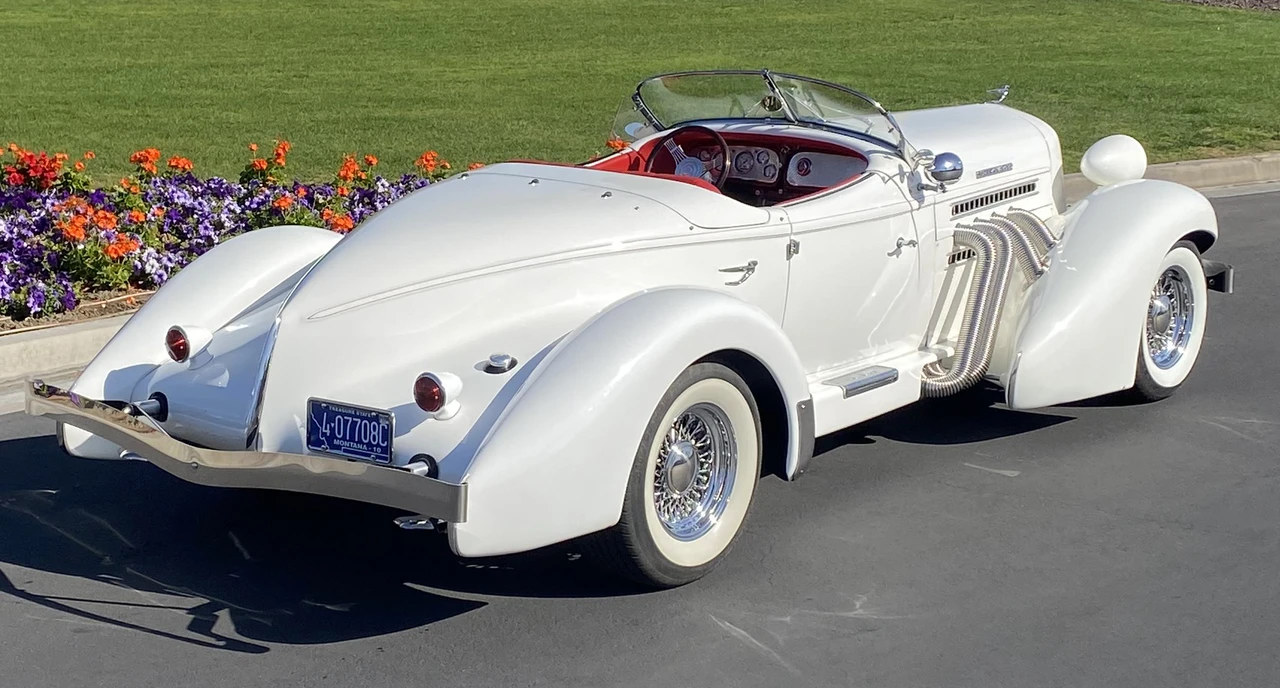 Auburn Speedster - Image 4 of 31