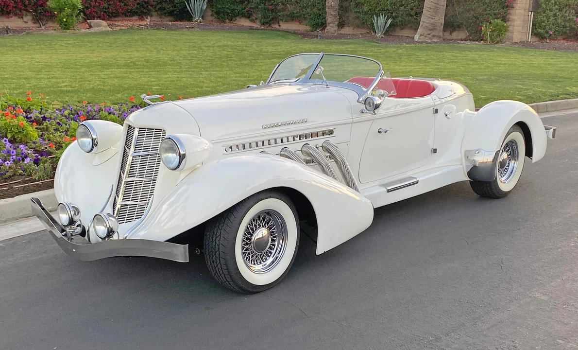 Auburn Speedster - Image 2 of 31
