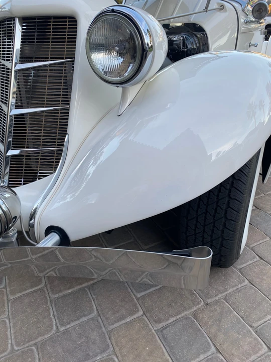 Auburn Speedster - Image 7 of 31