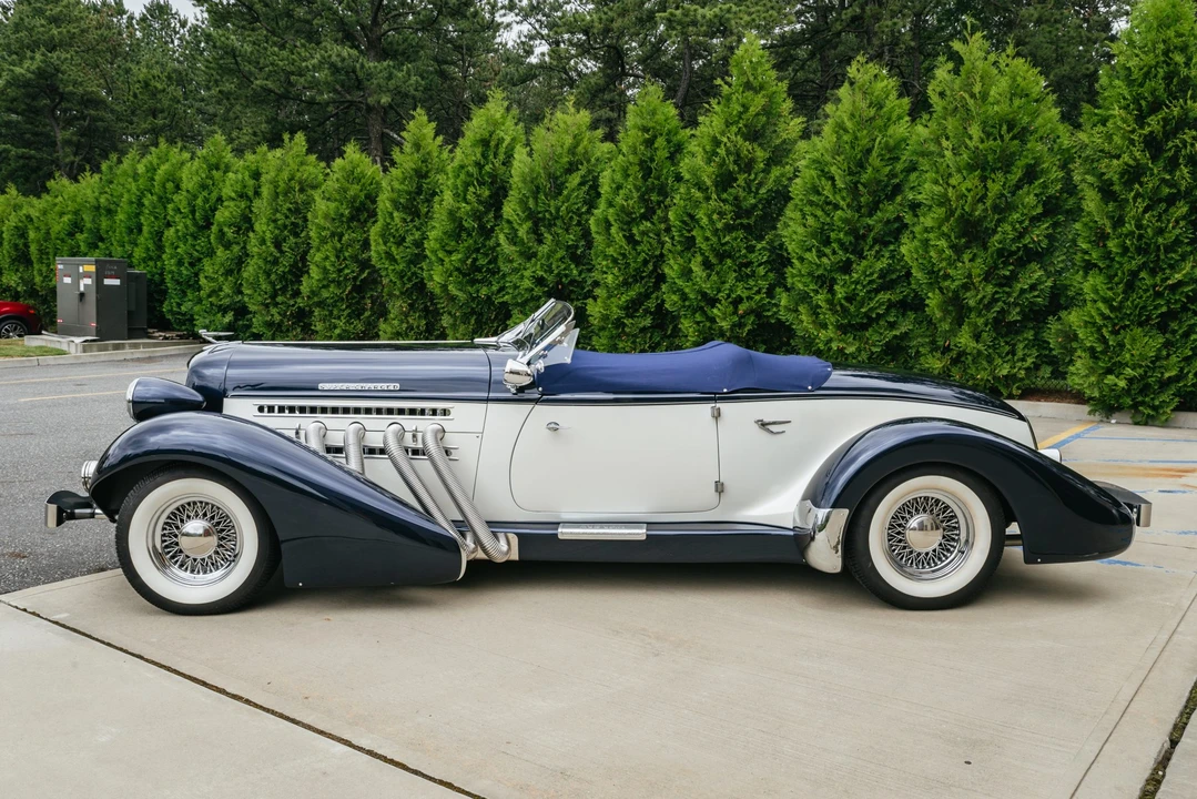 Auburn Speedster - Image 4 of 31