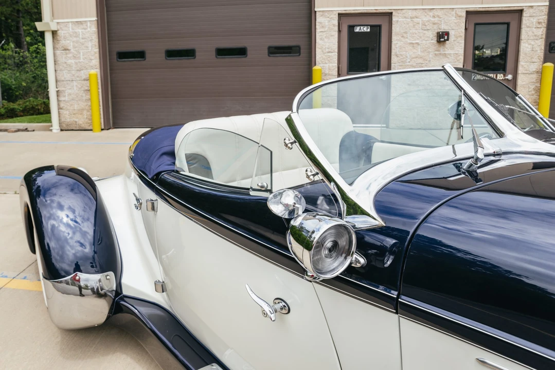 Auburn Speedster - Image 16 of 31