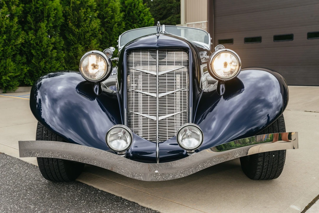 Auburn Speedster - Image 12 of 31