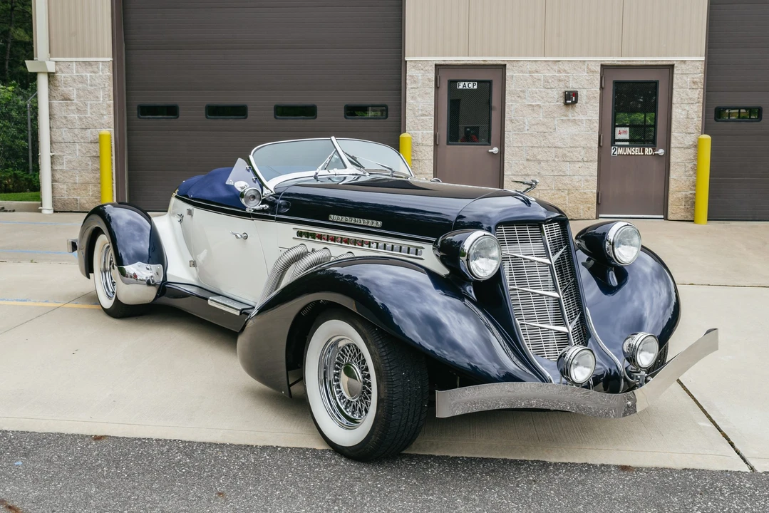 Auburn Speedster - Image 10 of 31