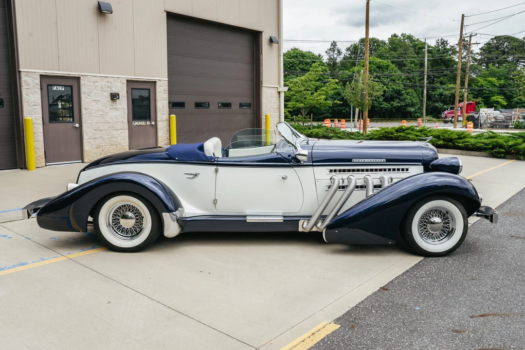 Auburn Speedster - Image 9 of 31