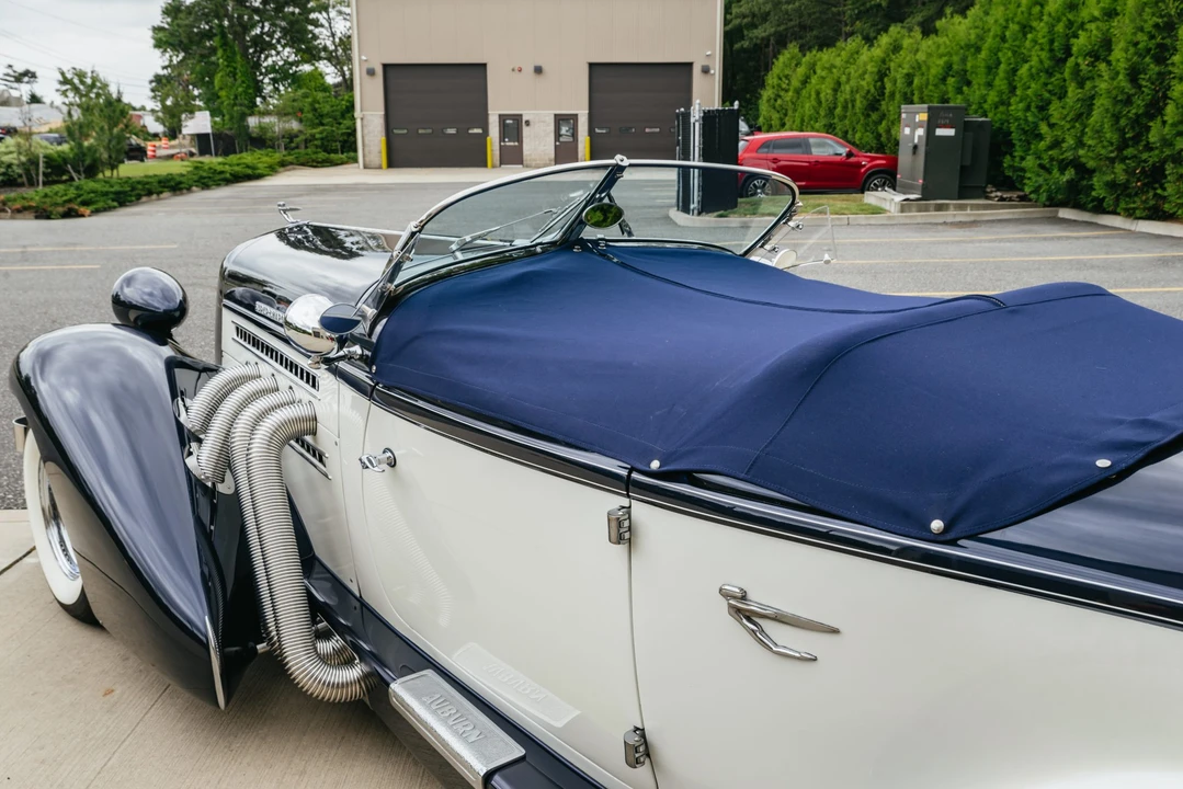 Auburn Speedster - Image 28 of 31