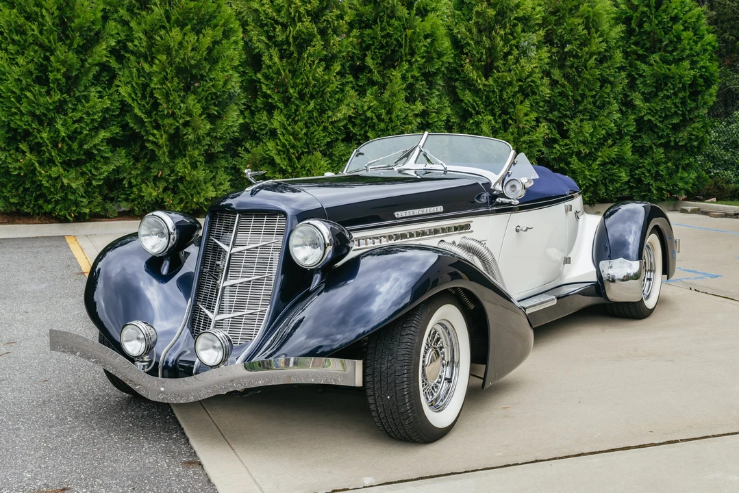 Auburn Speedster - Image 2 of 31