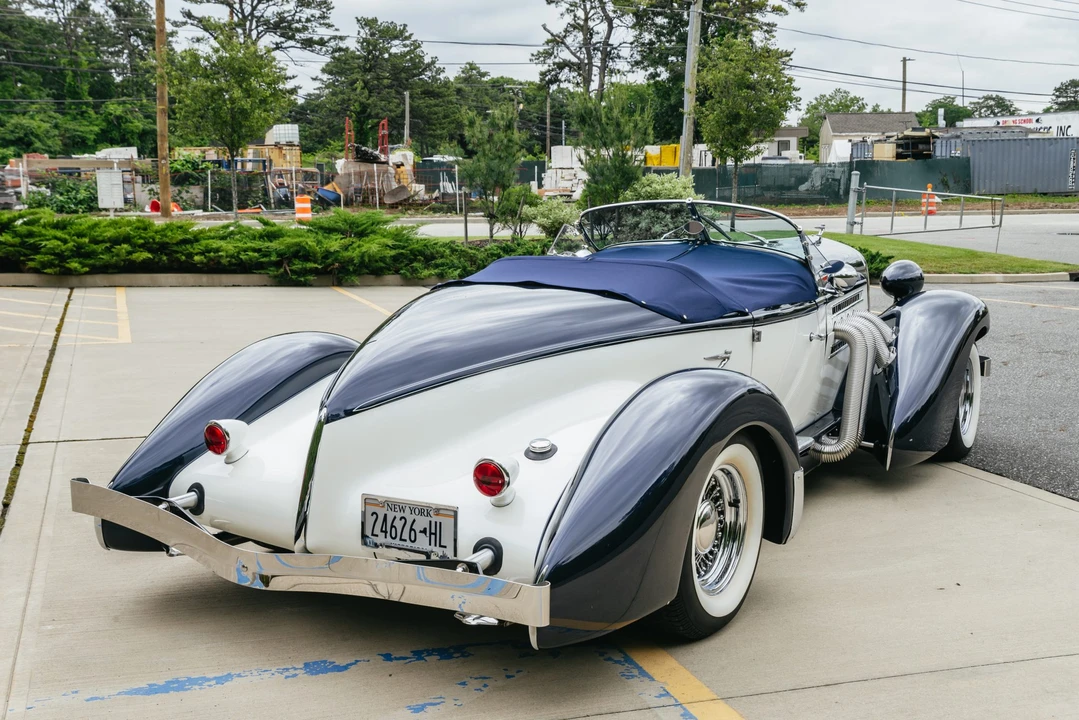 Auburn Speedster - Image 7 of 31