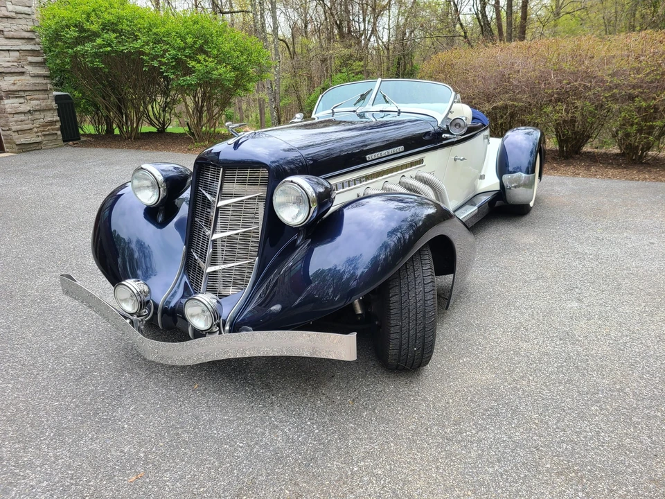 Auburn Speedster - Image 8 of 31