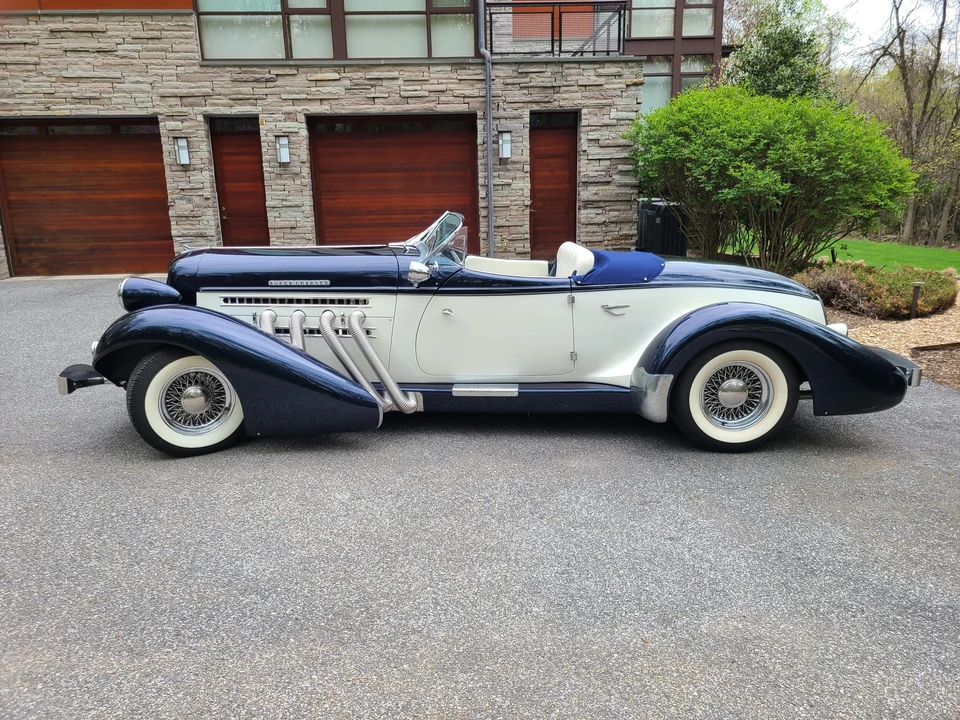 Auburn Speedster - Image 7 of 31