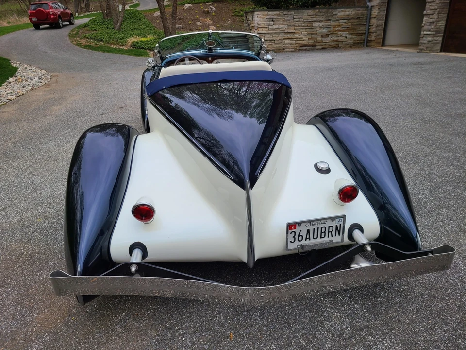 Auburn Speedster - Image 5 of 31