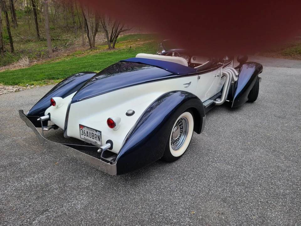 Auburn Speedster - Image 4 of 31