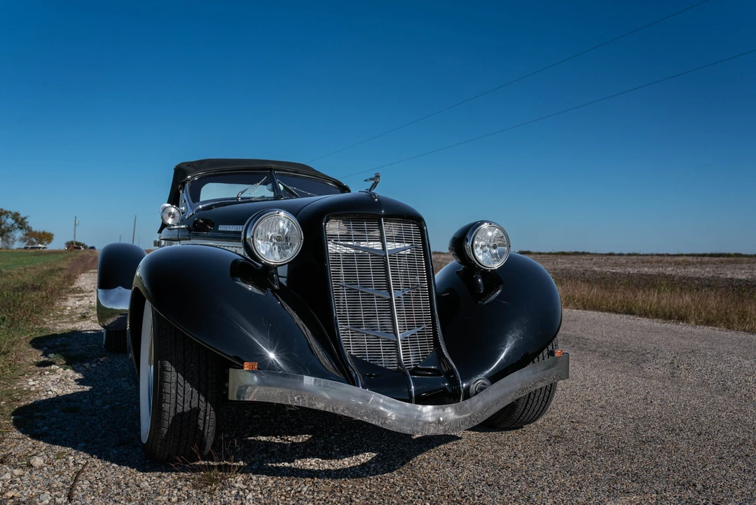 Auburn Speedster - Image 8 of 31