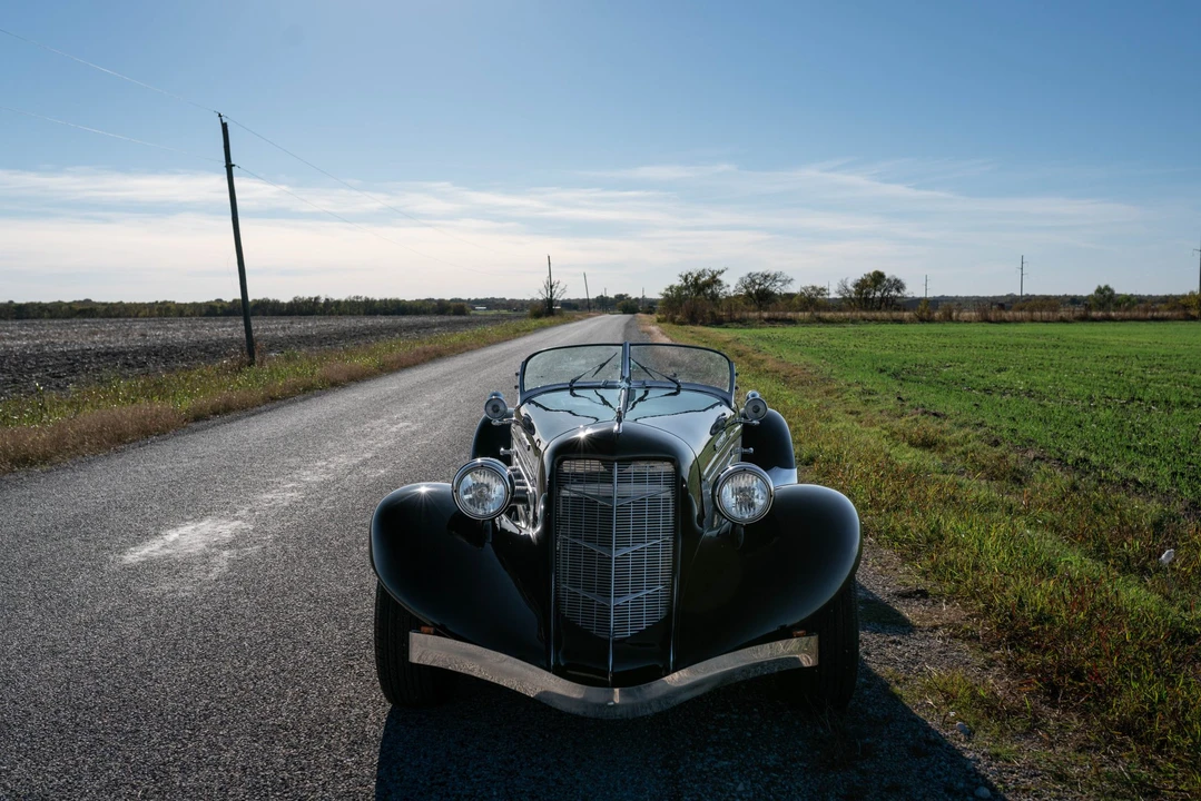 Auburn Speedster - Image 10 of 31