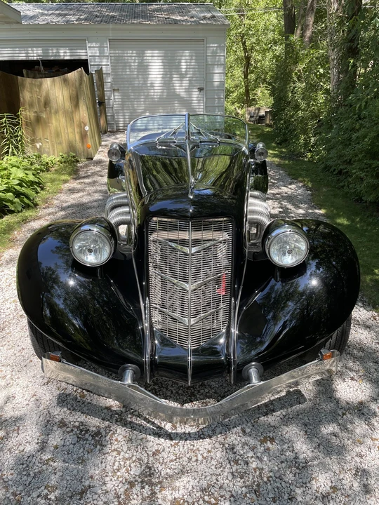 Auburn Speedster - Image 7 of 31