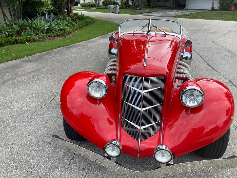 Auburn Speedster - Image 4 of 31