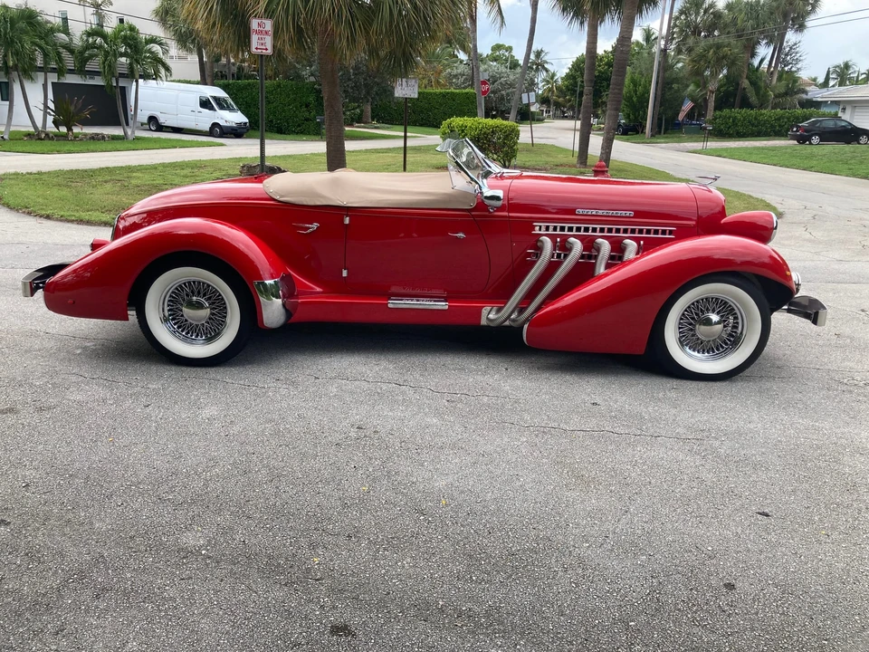 Auburn Speedster - Image 7 of 31