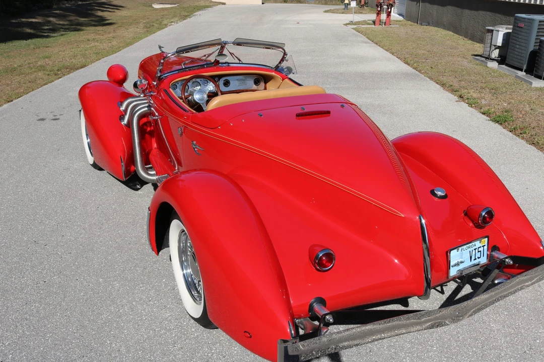 Auburn Speedster - Image 11 of 31