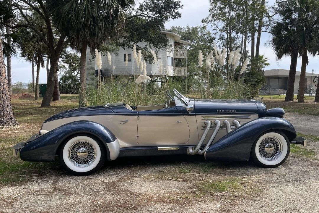 Auburn Speedster - Image 8 of 31