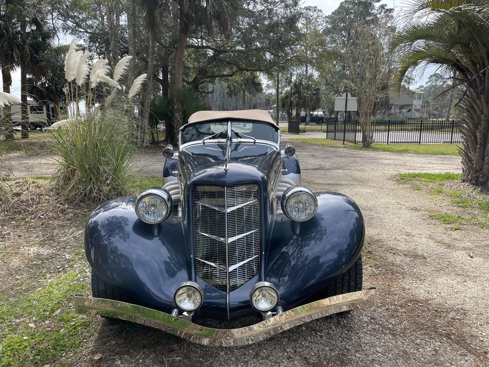 Auburn Speedster - Image 11 of 31