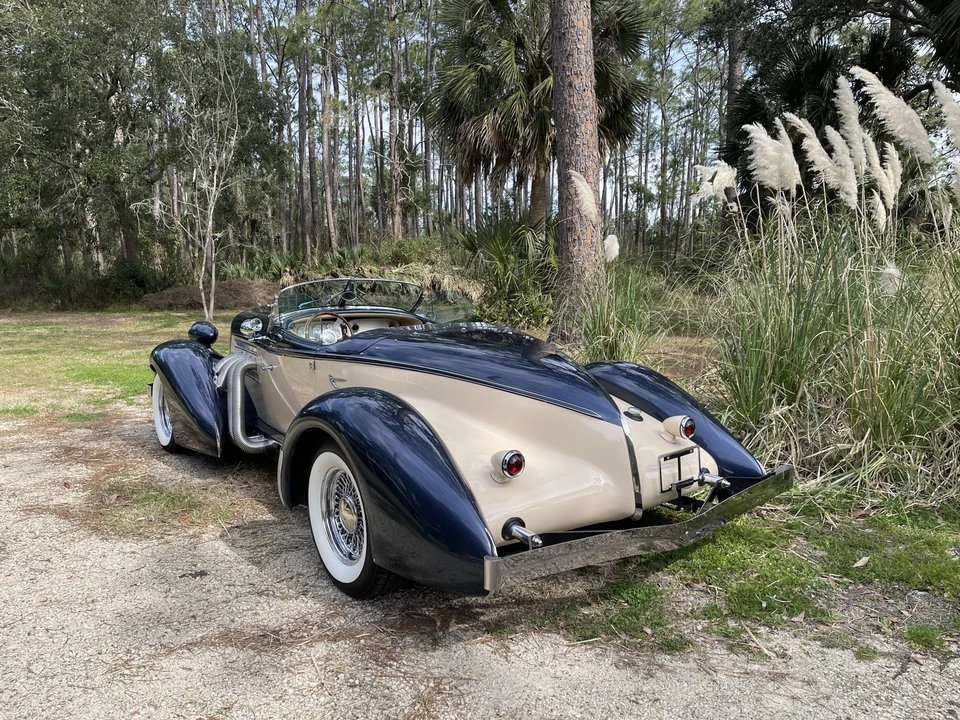 Auburn Speedster - Image 4 of 31