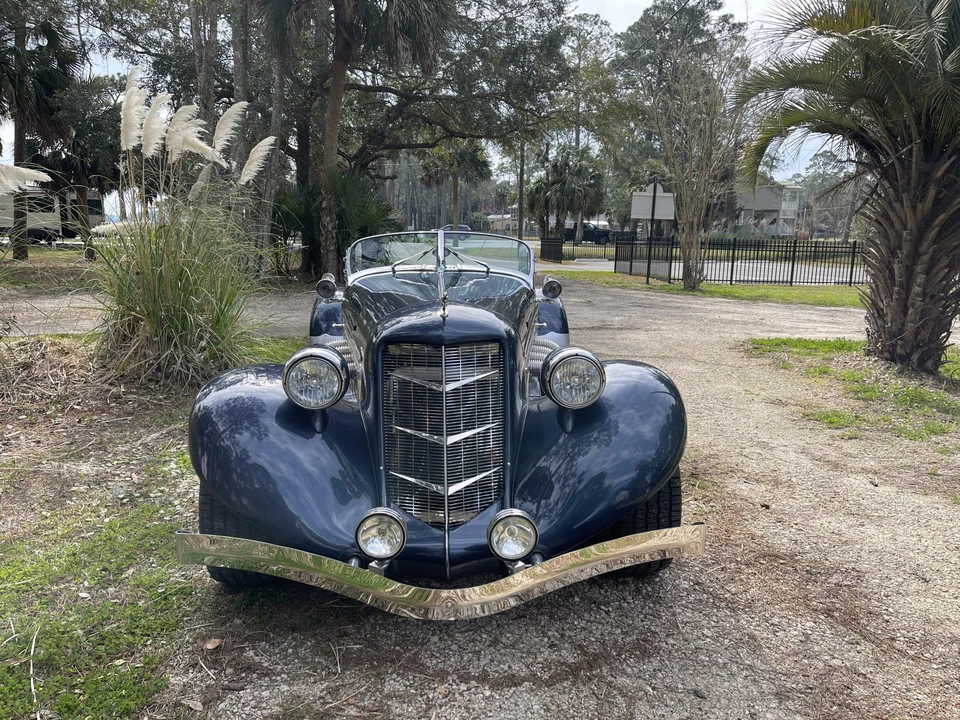 Auburn Speedster - Image 10 of 31