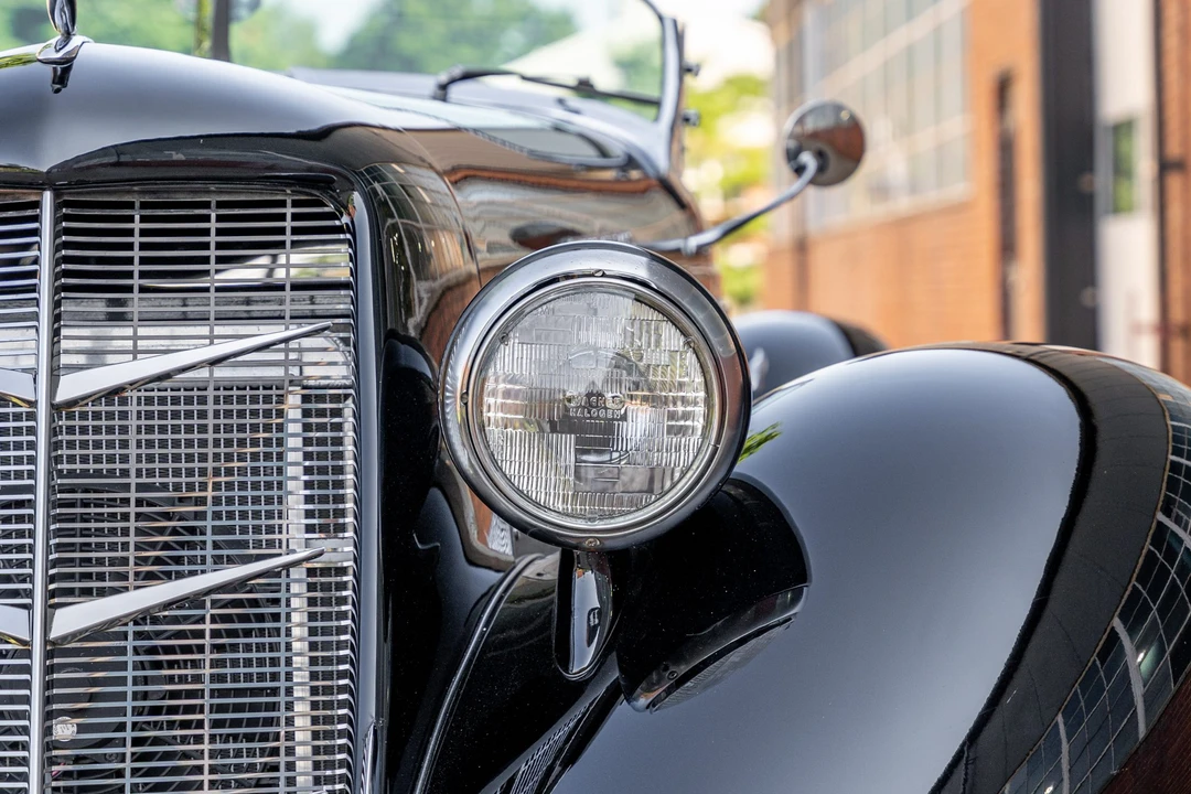 Auburn Speedster - Image 28 of 31