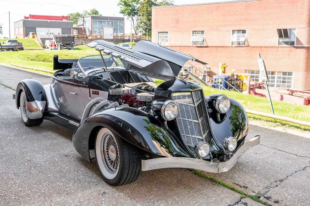 Auburn Speedster - Image 16 of 31
