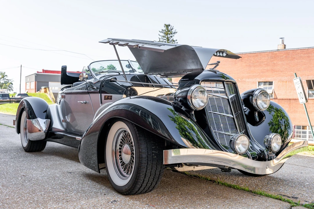 Auburn Speedster - Image 17 of 31