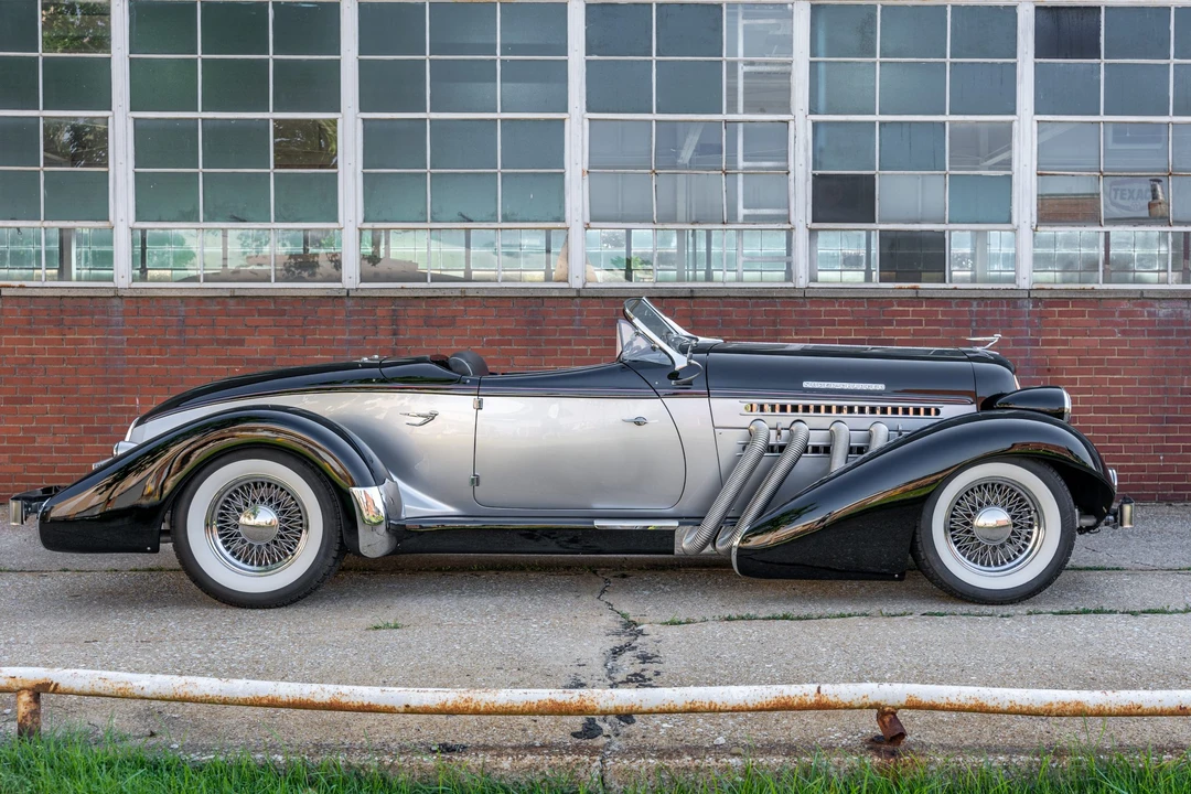 Auburn Speedster - Image 15 of 31
