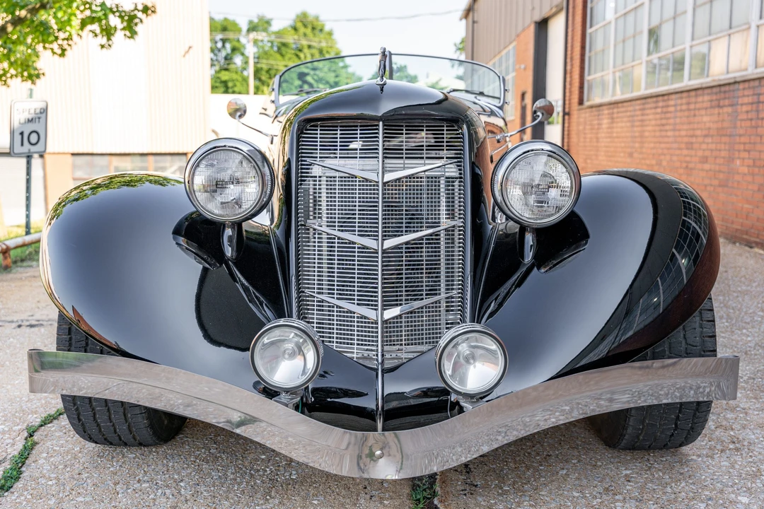 Auburn Speedster - Image 23 of 31