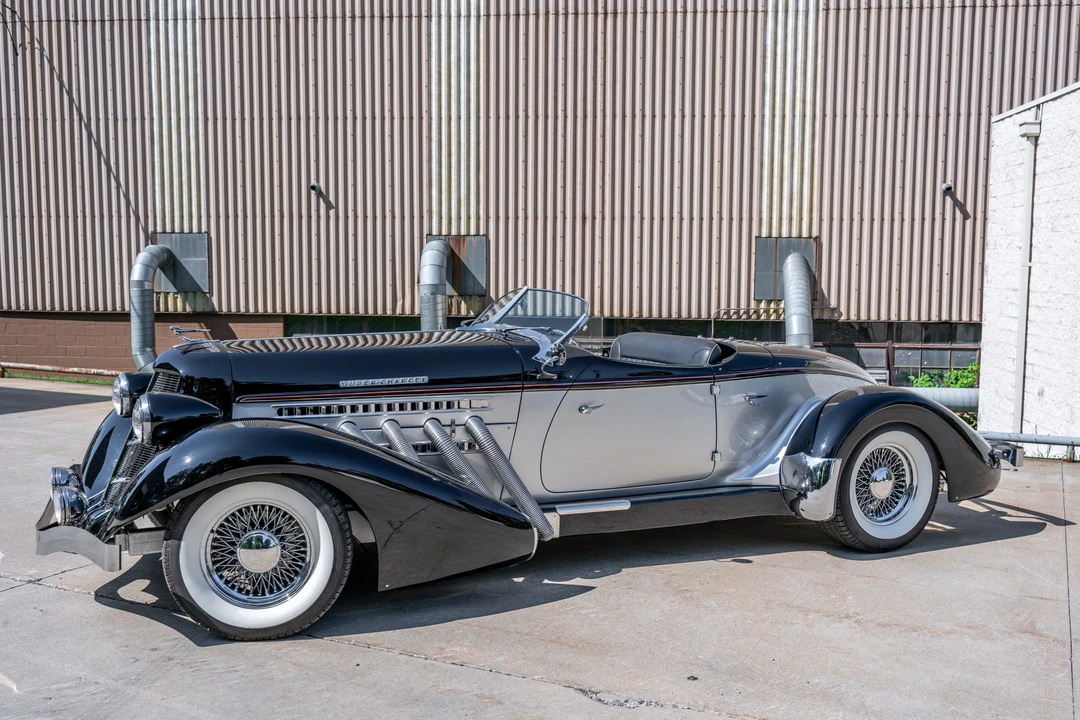 Auburn Speedster - Image 9 of 31