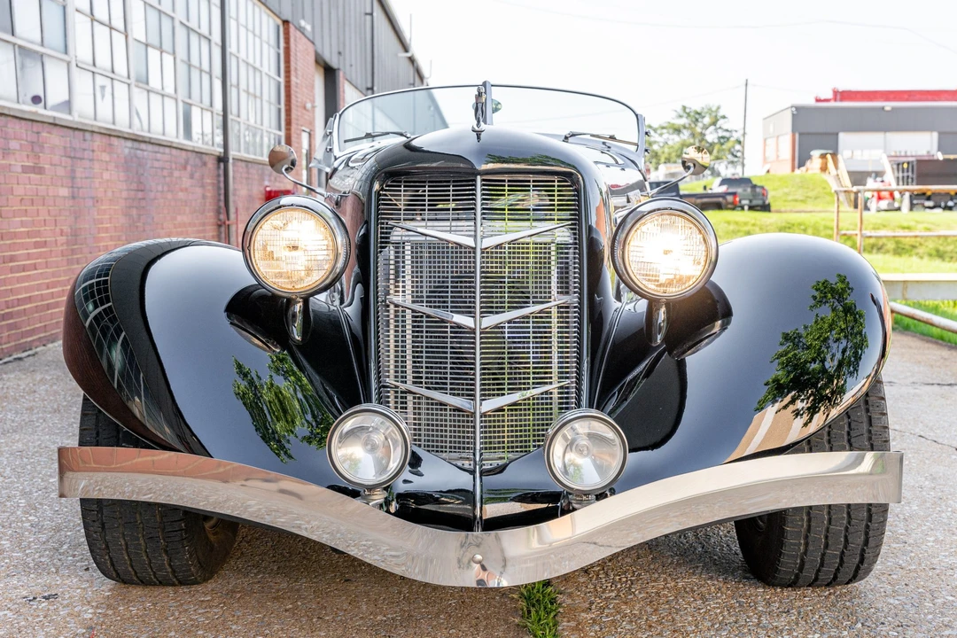 Auburn Speedster - Image 24 of 31