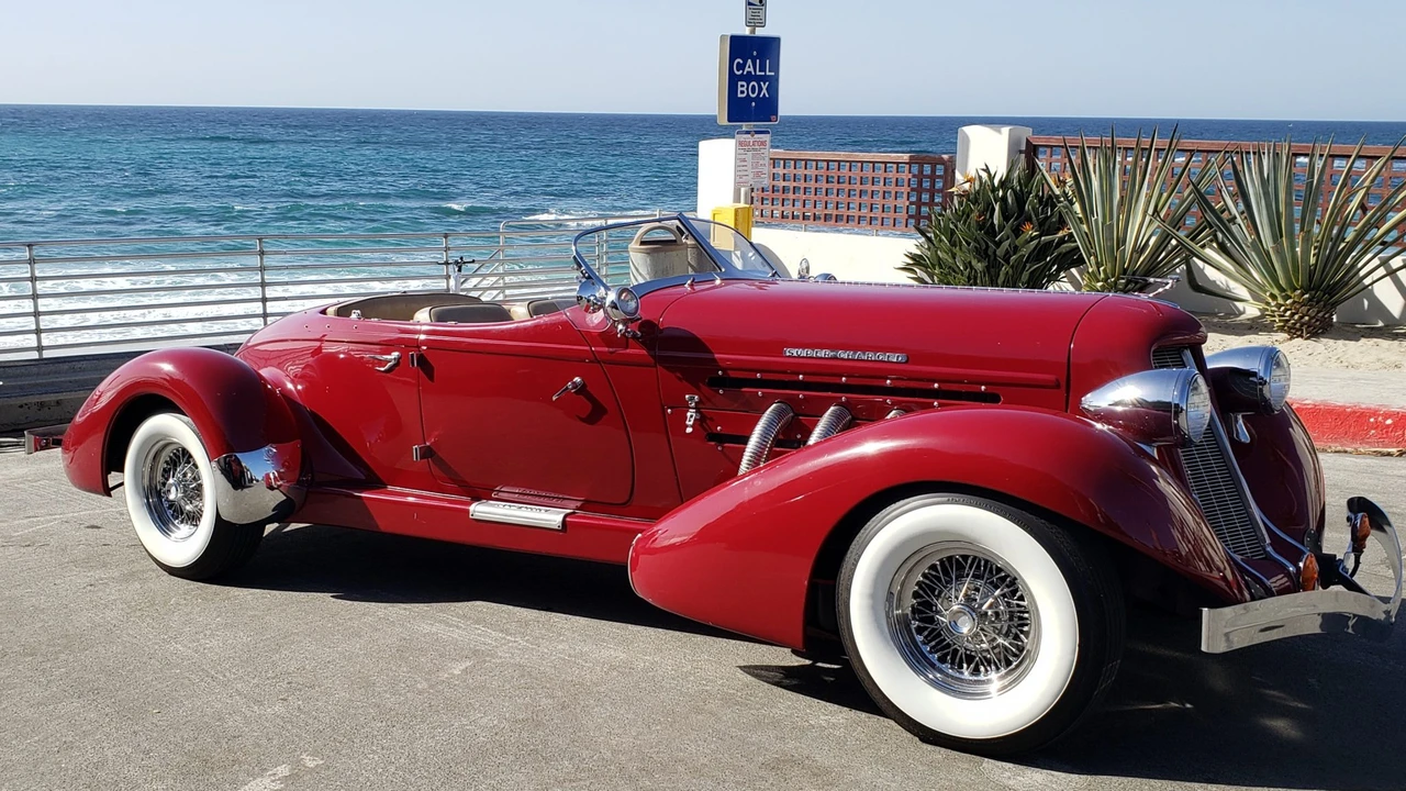 Auburn Speedster - Image 6 of 31