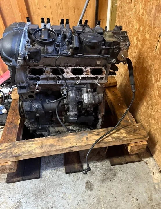 2009 Parts & Memorabilia Engines - Image 2 of 3