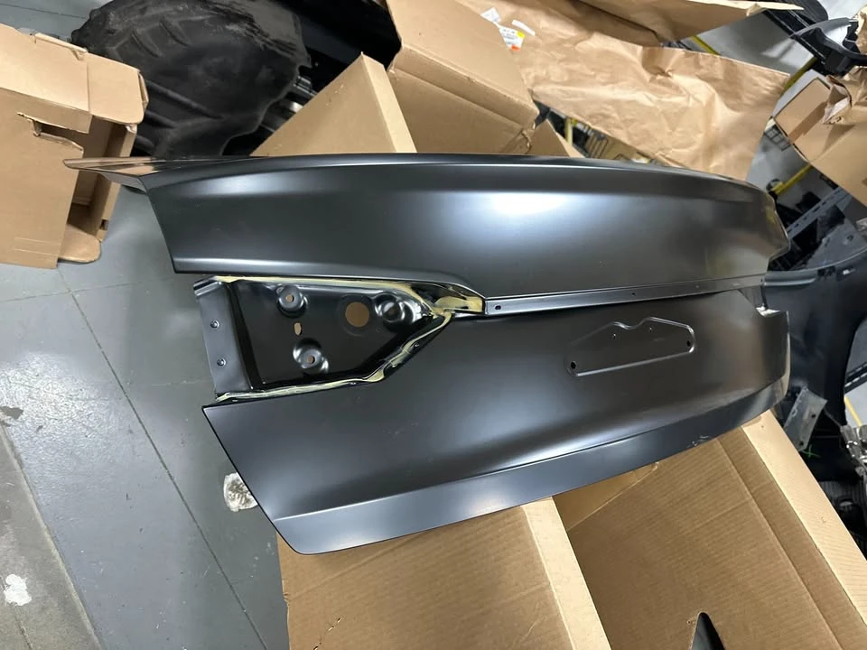 2019 Parts & Memorabilia Bodywork - Image 5 of 9
