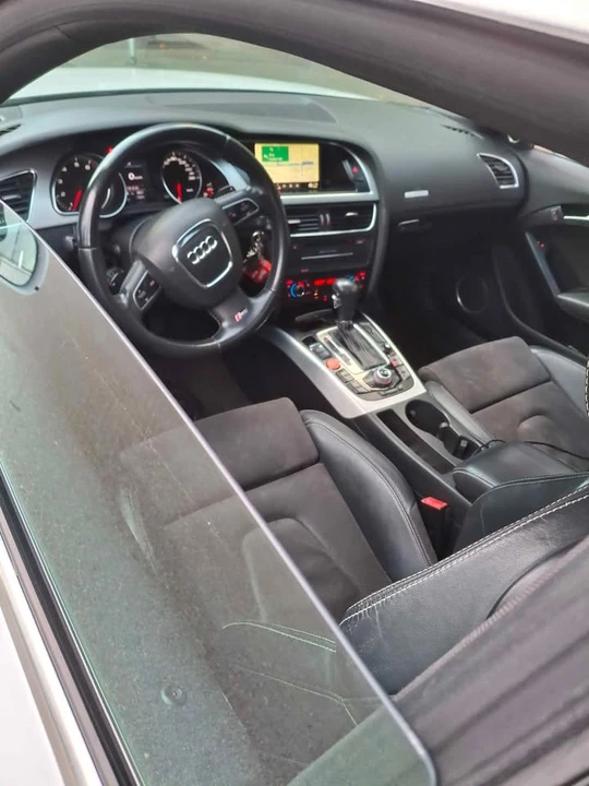 2010 Audi B8 A5 - Image 7 of 9