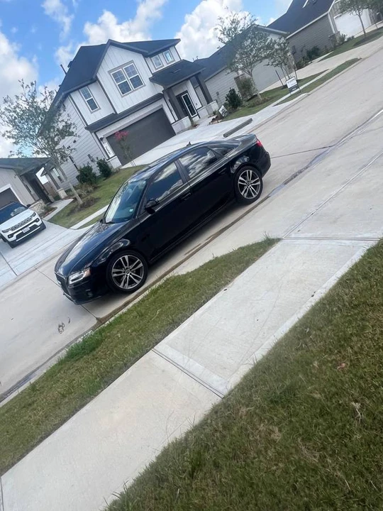 2011 Audi B8 A4 - Image 2 of 3