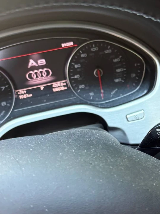 2011 Audi D4 A8 - Image 2 of 7