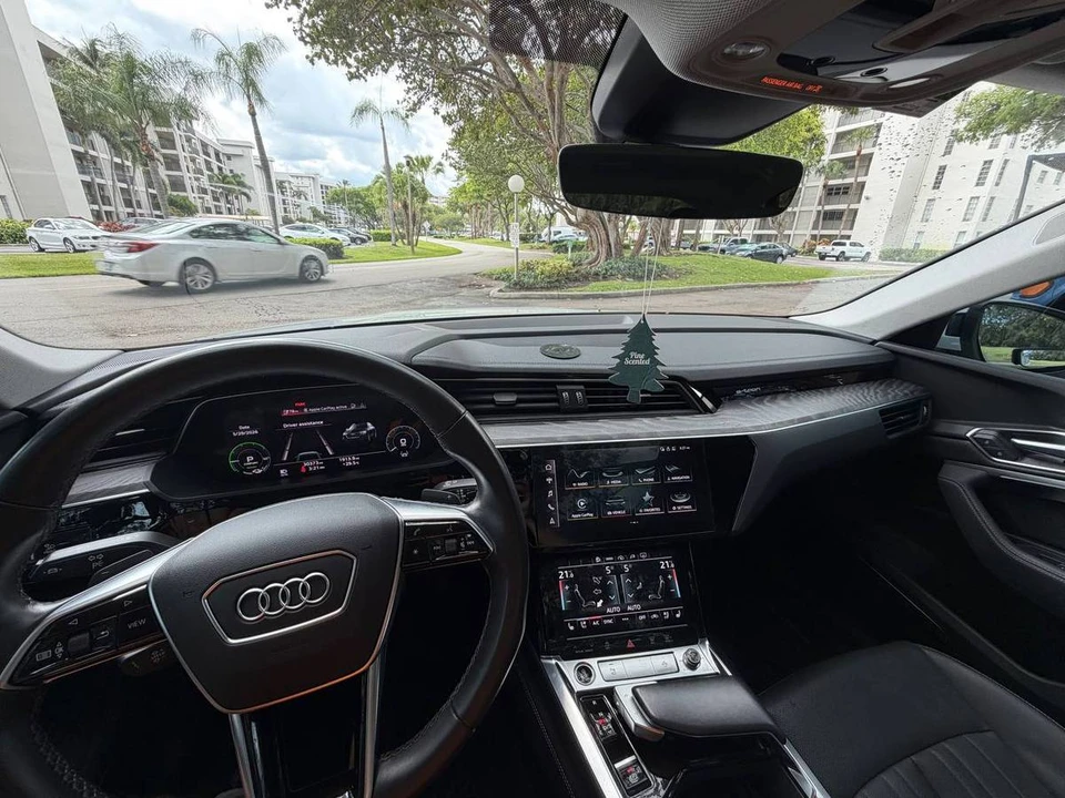 2022 Audi e-tron - Image 14 of 14