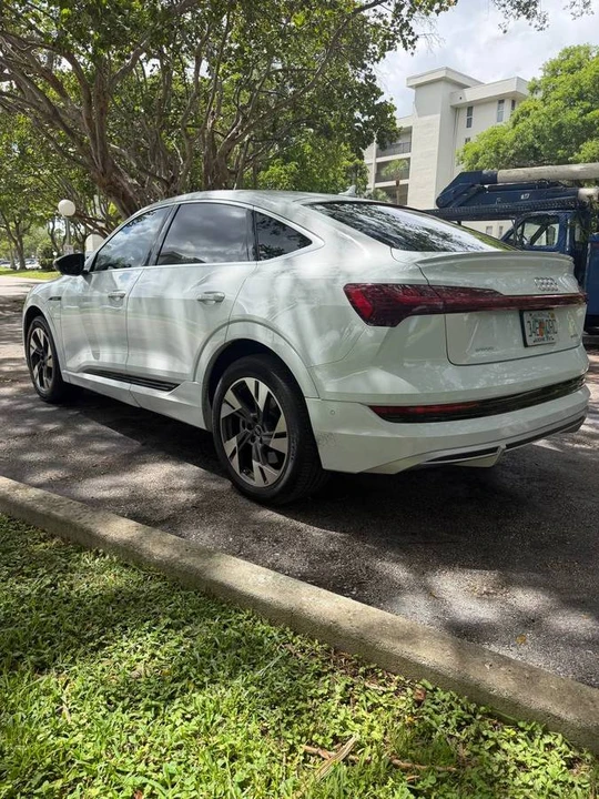 2022 Audi e-tron - Image 4 of 14