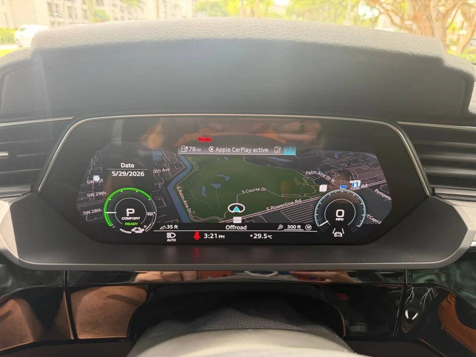 2022 Audi e-tron - Image 11 of 14