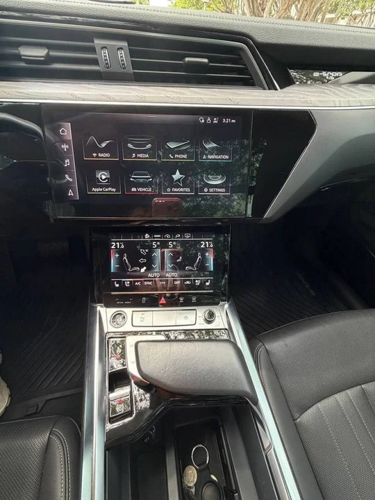 2022 Audi e-tron - Image 12 of 14