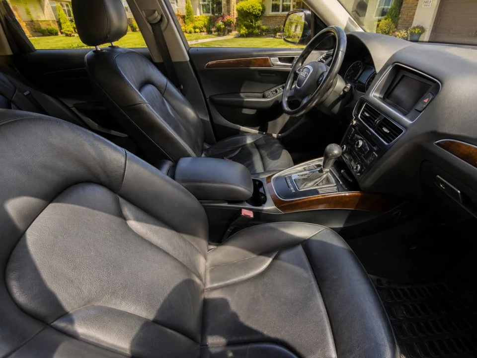 2010 Audi 8R Q5 - Image 2 of 5