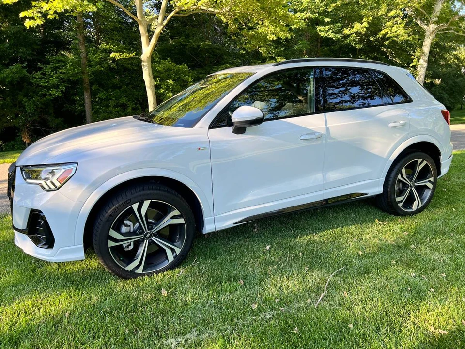 2023 Audi F3 Q3 - Image 2 of 24
