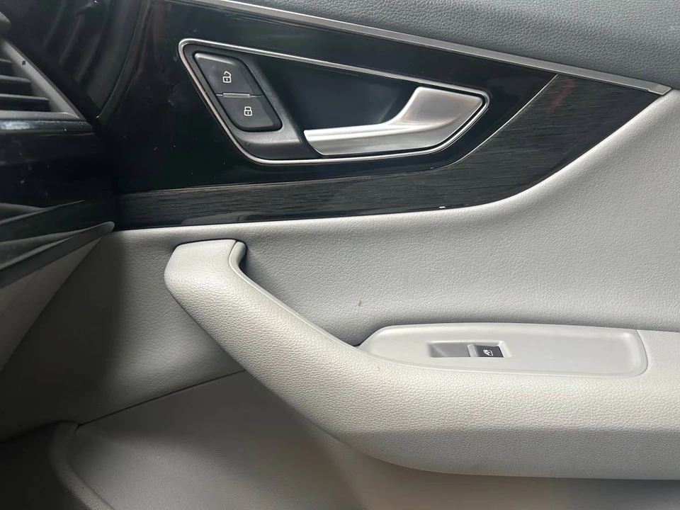 2017 Audi 4M Q7 - Image 8 of 13