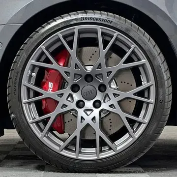 Audi RS 3 Carbon Package Wheels and Tires