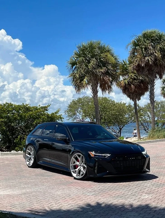 Audi RS6 - Image 2 of 5